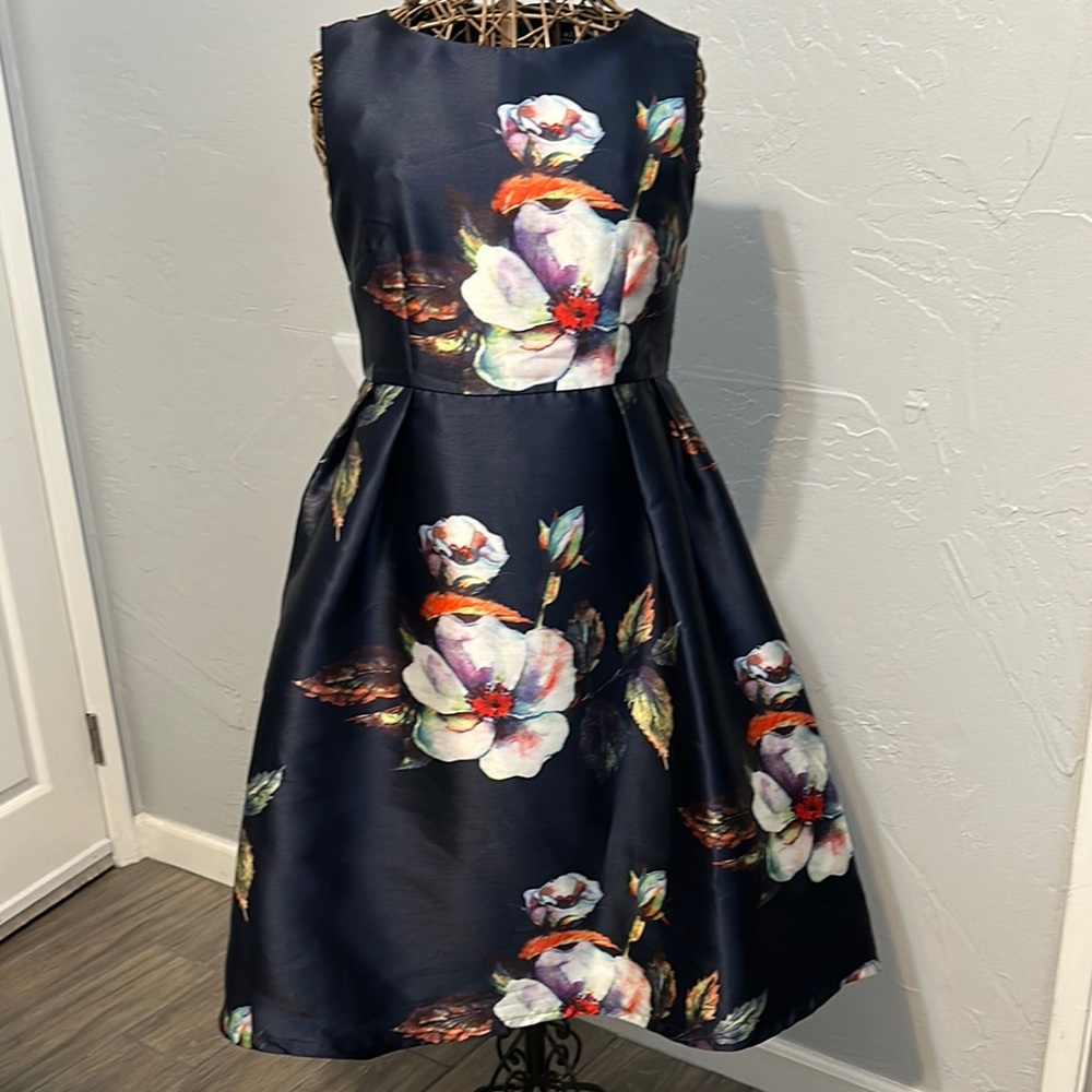 Beulah Style Floral on Navy, fit/flare occasion midi dress. Sleeveless. Size MP